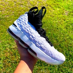 Nike LeBron 15 “Graffiti”